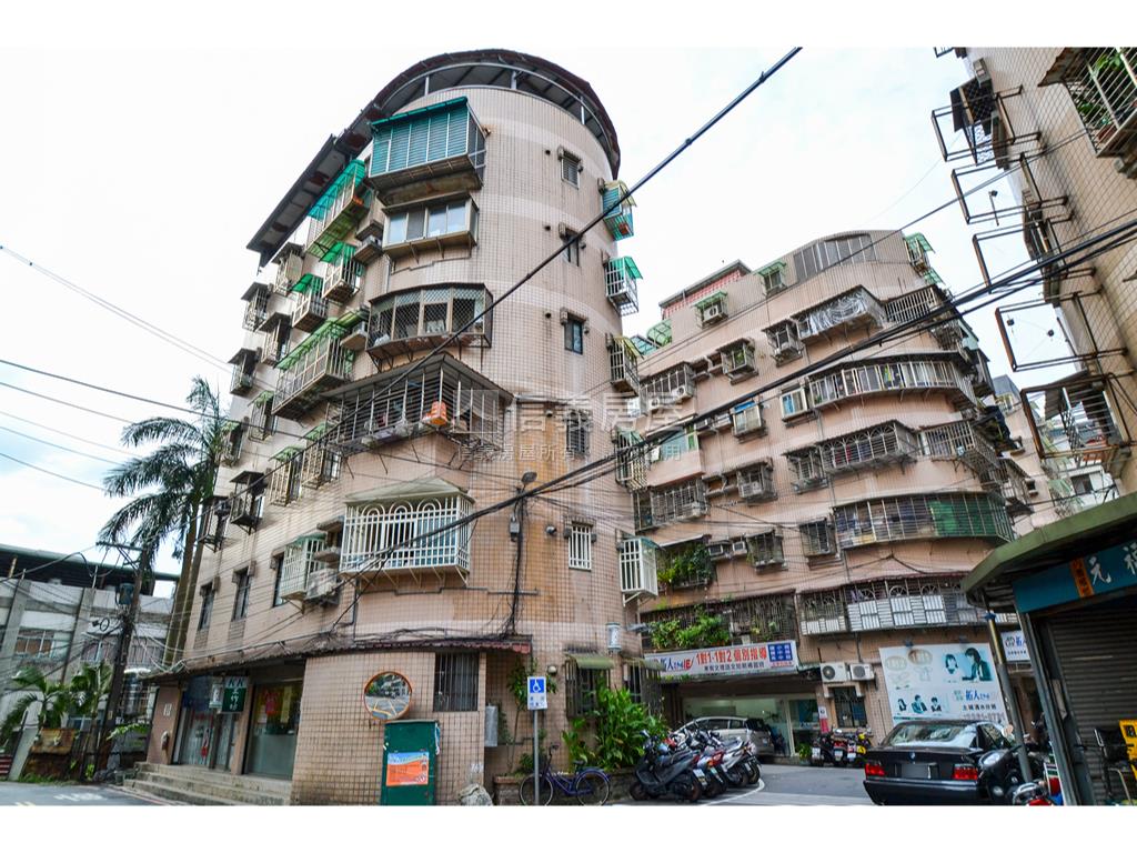 三角邊間顯眼金店面房屋室內格局與周邊環境