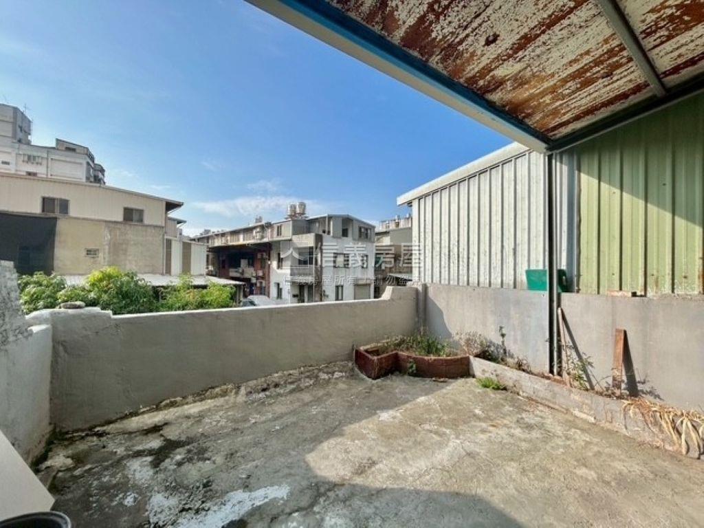 近園區朝東南邊間透天房屋室內格局與周邊環境