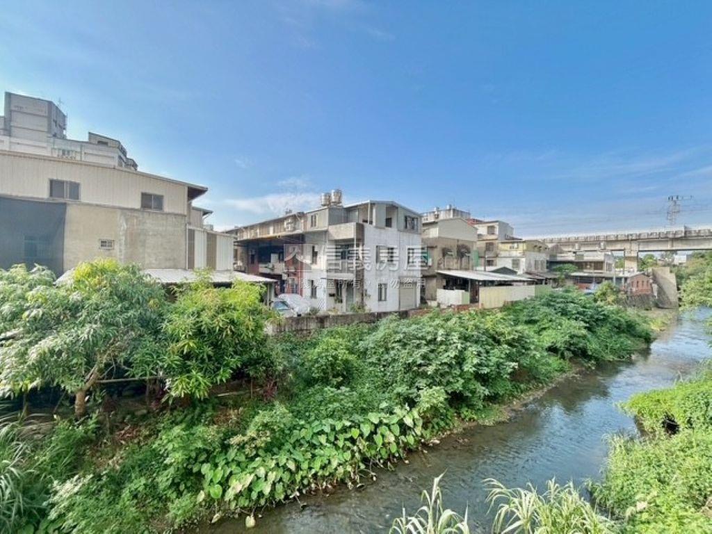 近園區朝東南邊間透天房屋室內格局與周邊環境