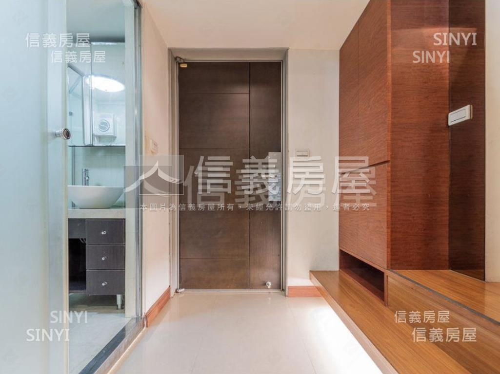 新接主推ＥＡＴ國際館房屋室內格局與周邊環境