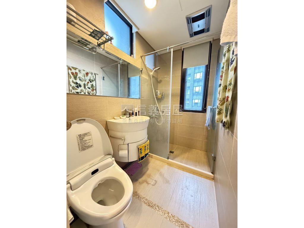 捷運～精美兩房車位房屋室內格局與周邊環境