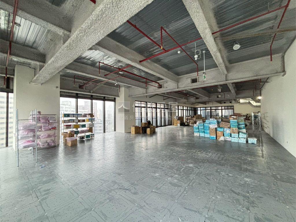 板橋江翠全新鋼骨辦公７Ｆ房屋室內格局與周邊環境