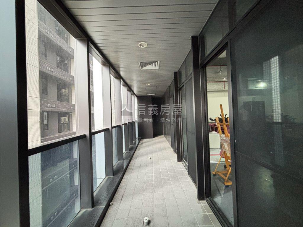 板橋江翠全新鋼骨辦公７Ｆ房屋室內格局與周邊環境
