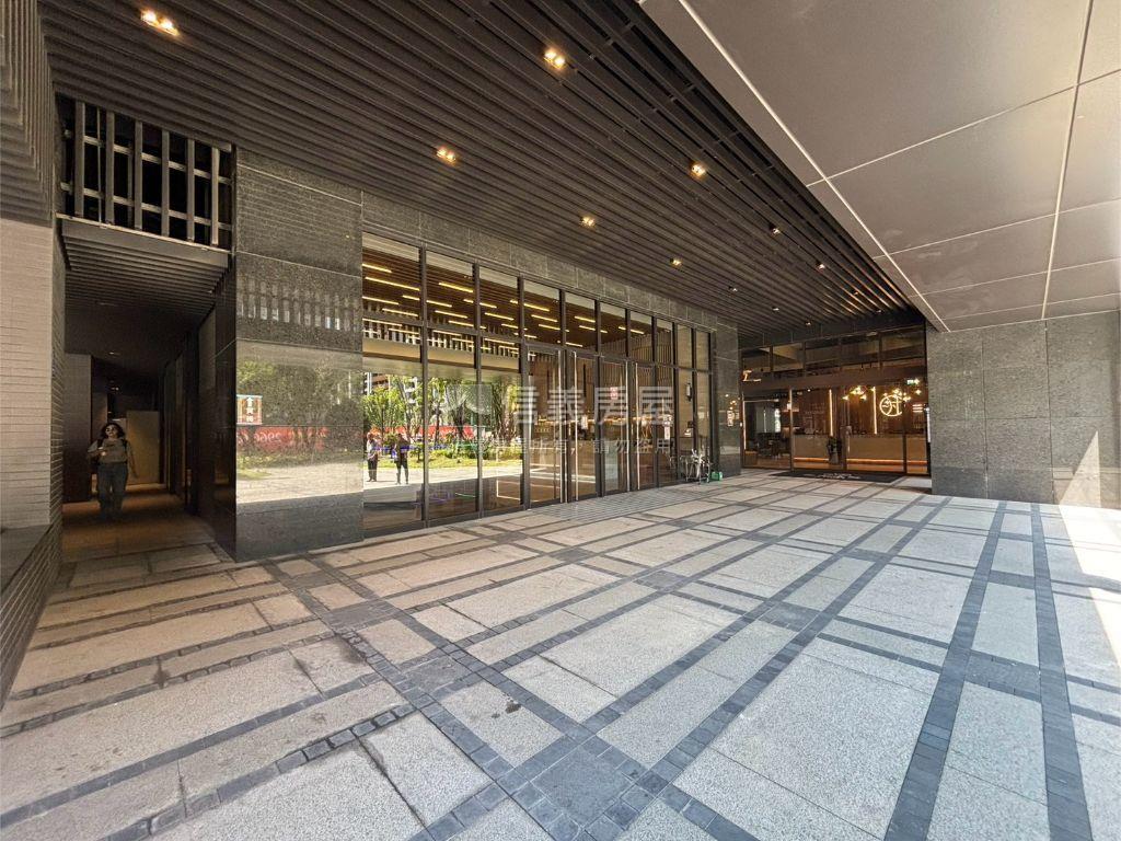 板橋江翠全新鋼骨辦公７Ｆ房屋室內格局與周邊環境