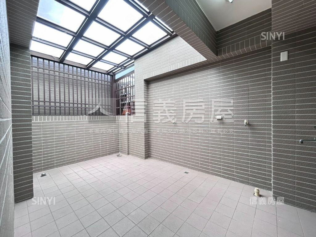 悅敦峰稀有釋出臨路透天房屋室內格局與周邊環境