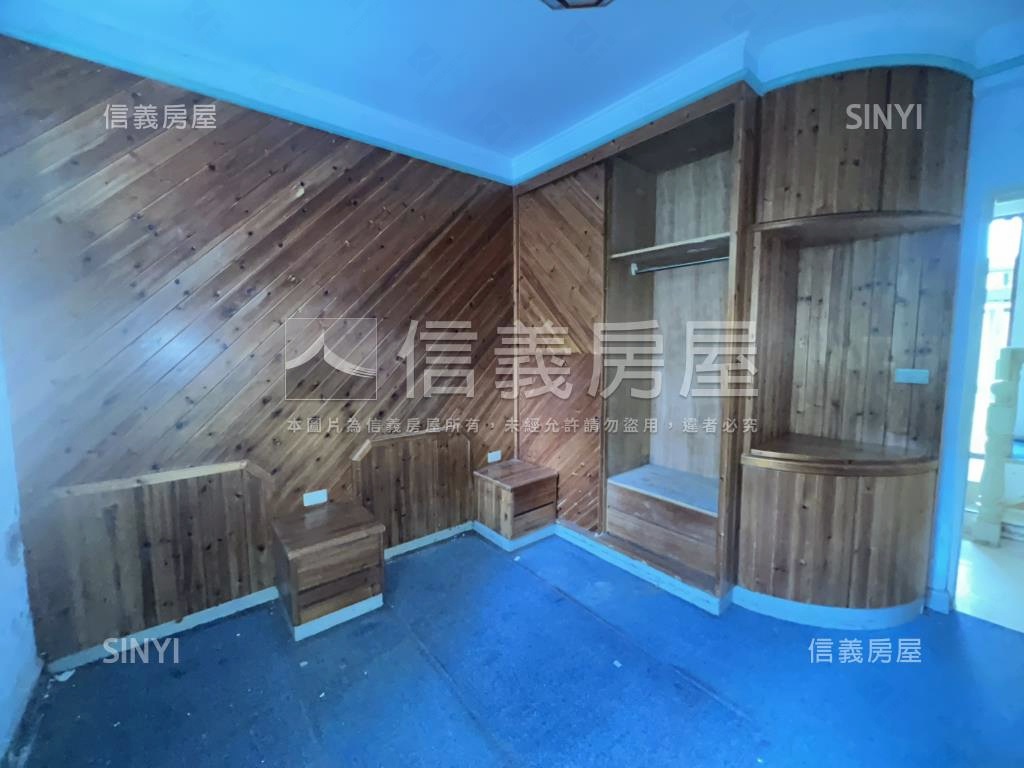 專任陽光山林大地坪別墅房屋室內格局與周邊環境