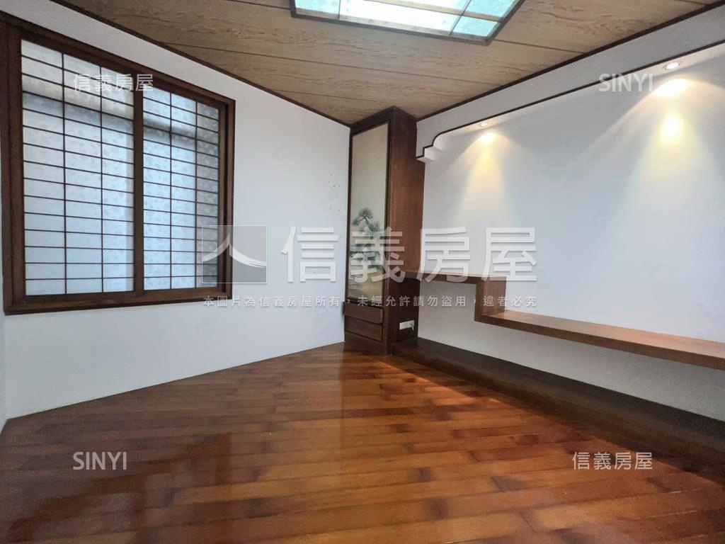 專任陽光山林大地坪別墅房屋室內格局與周邊環境
