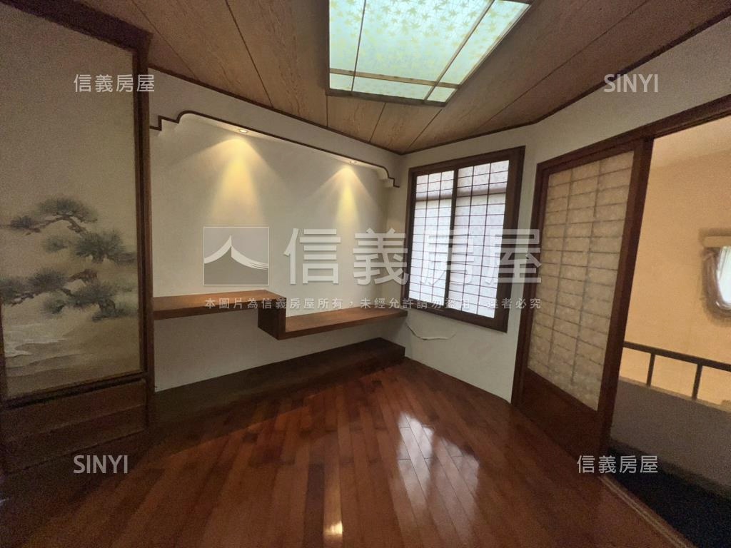 專任陽光山林大地坪別墅房屋室內格局與周邊環境