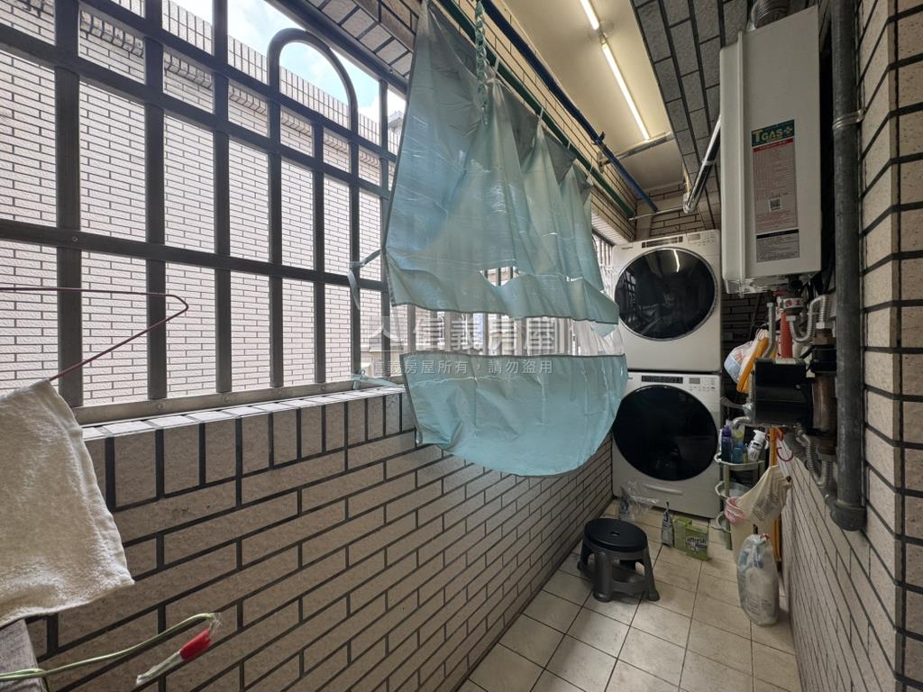 微風四季歐風純白三房車位房屋室內格局與周邊環境