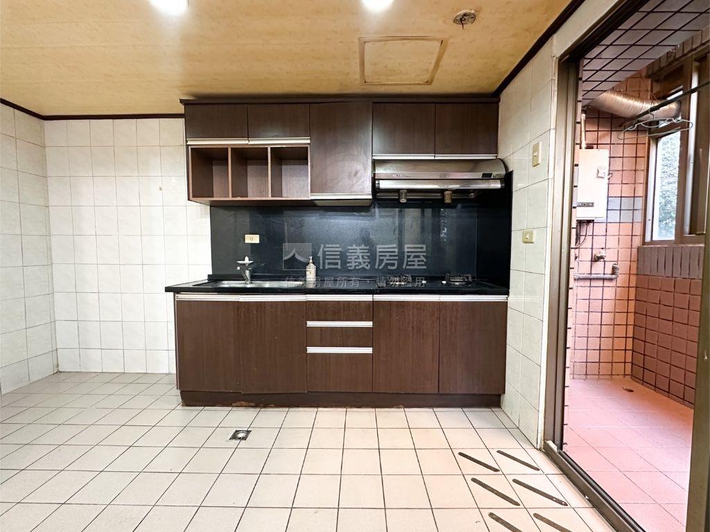 樹義國小旁四房平車房屋室內格局與周邊環境