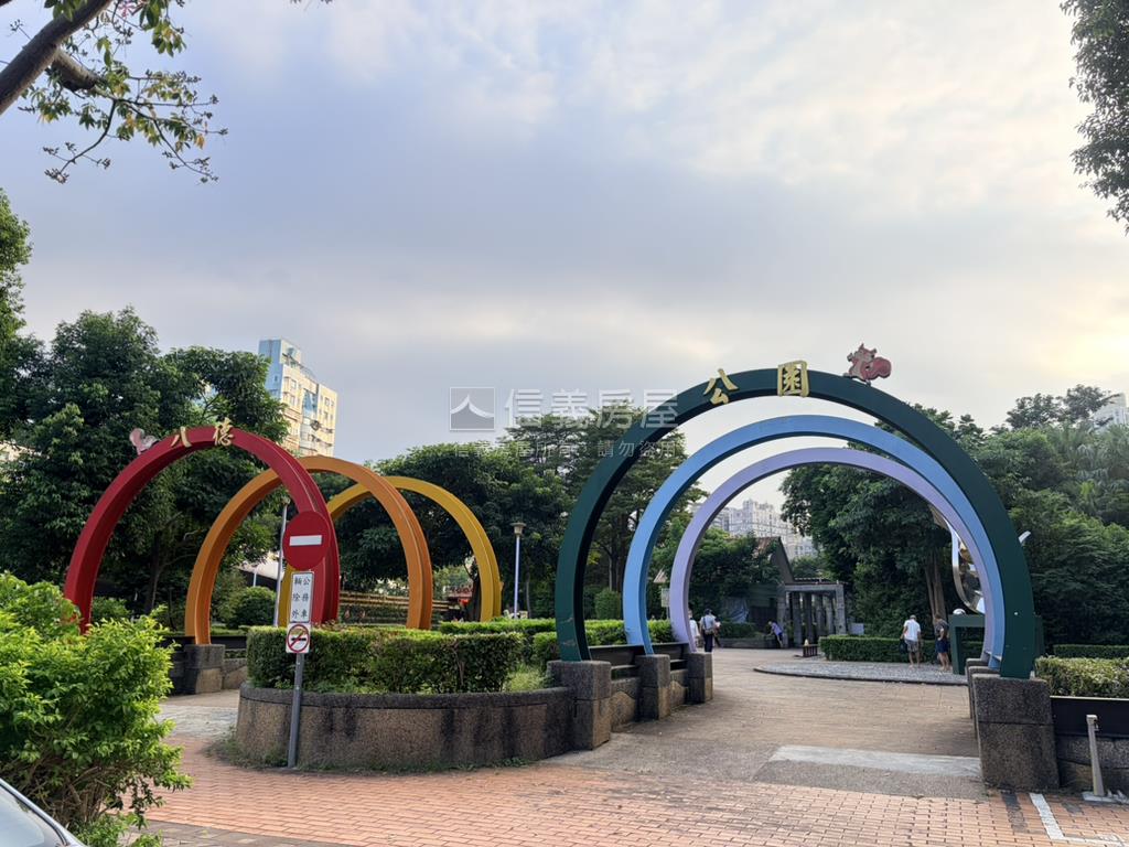 雙十路方正二樓房屋室內格局與周邊環境