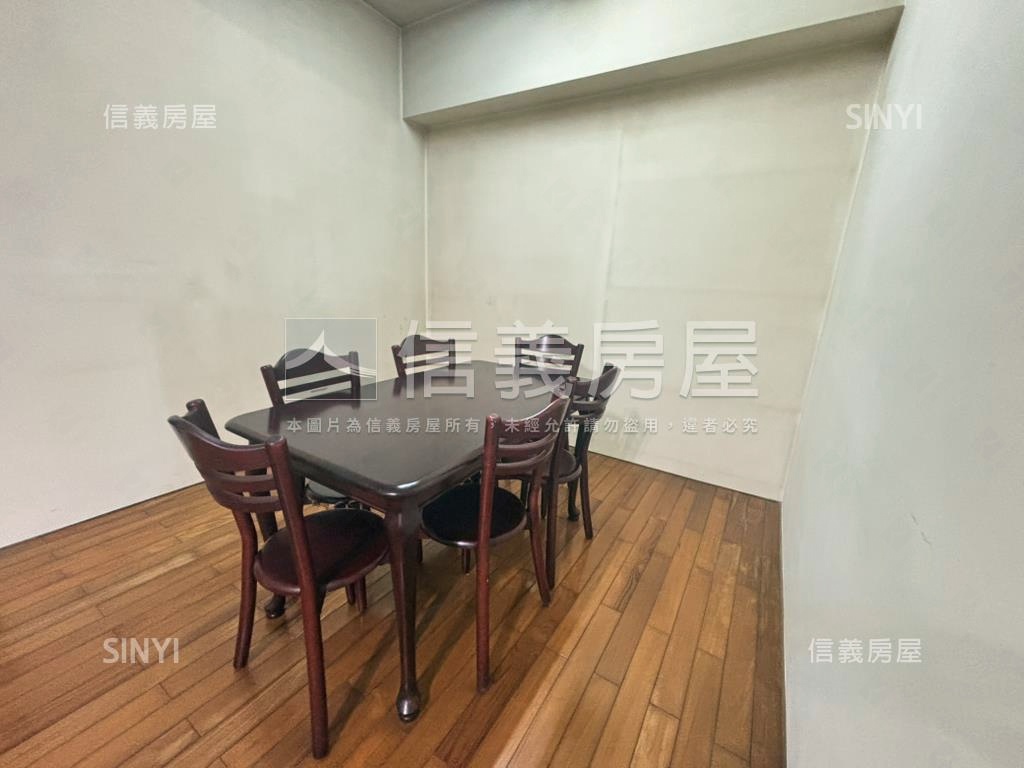 府城巨星一樓兩房平車房屋室內格局與周邊環境