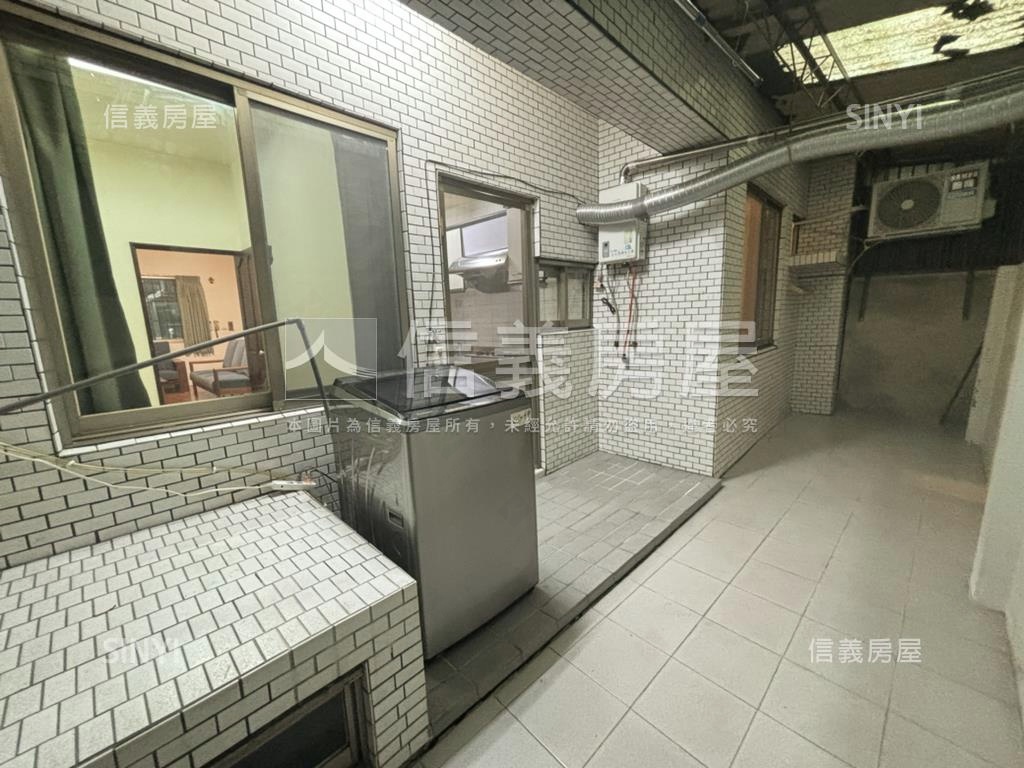 府城巨星一樓兩房平車房屋室內格局與周邊環境