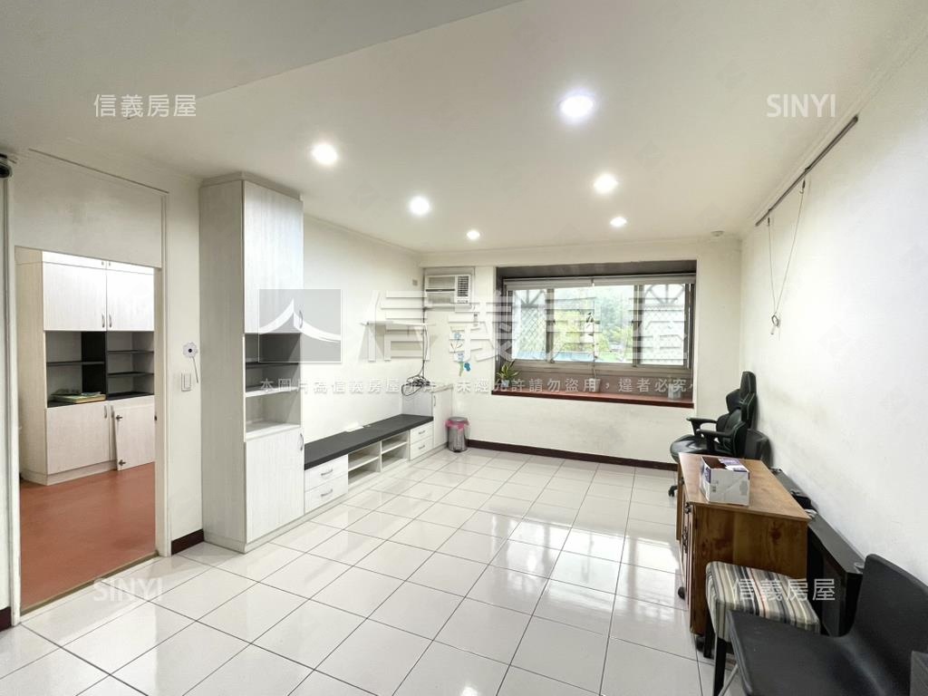 碧潭邊間公寓２樓房屋室內格局與周邊環境