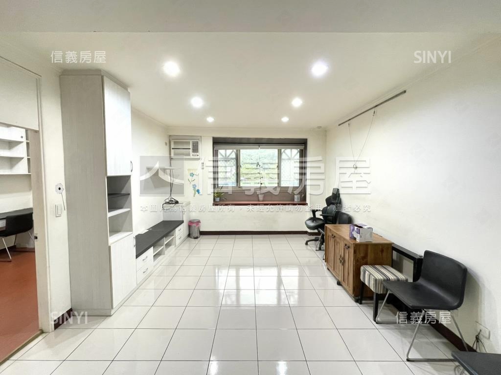 碧潭邊間公寓２樓房屋室內格局與周邊環境