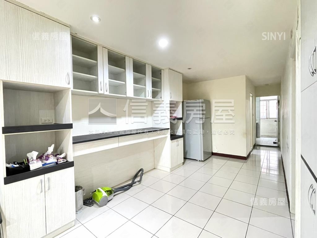 碧潭邊間公寓２樓房屋室內格局與周邊環境