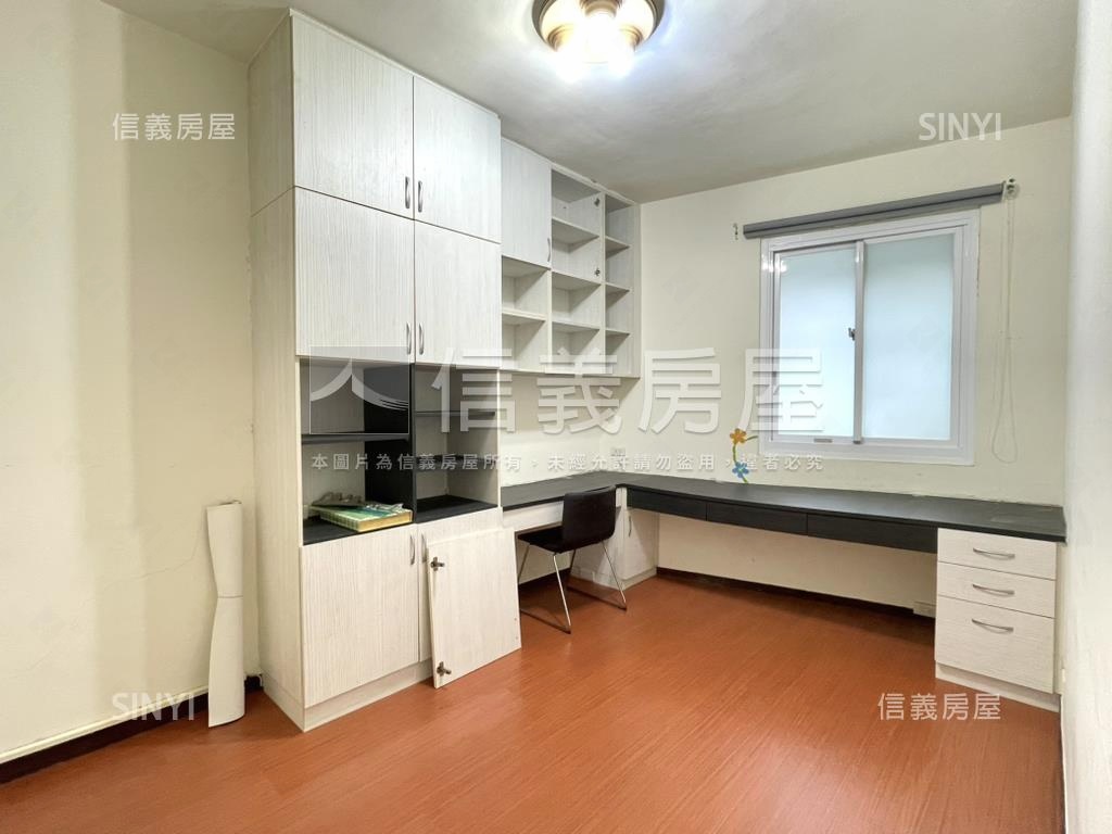 碧潭邊間公寓２樓房屋室內格局與周邊環境