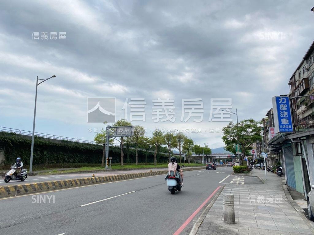 河岸綠景美寓房屋室內格局與周邊環境