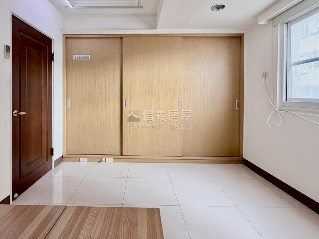 近台積電三角窗金店房屋室內格局與周邊環境