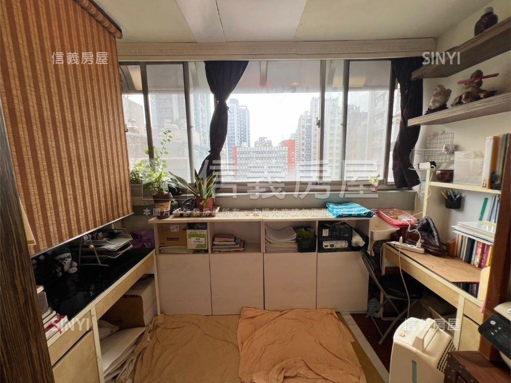 中山北路上。時代會館房屋室內格局與周邊環境