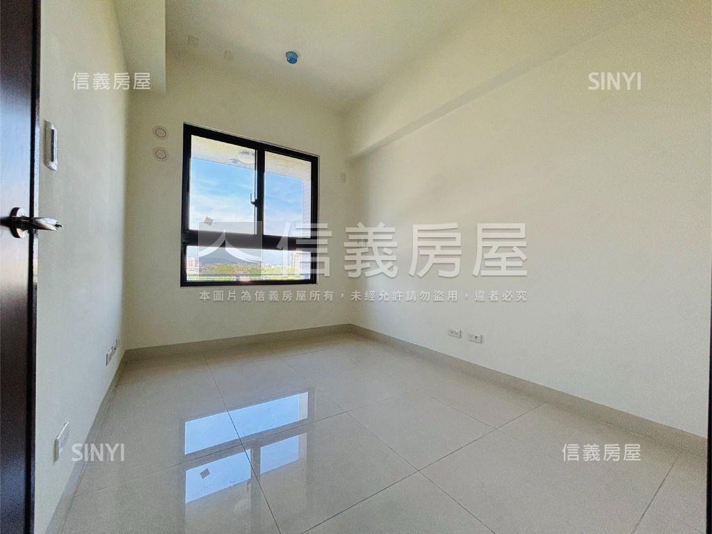 高大兩房兩衛大空間平車房屋室內格局與周邊環境