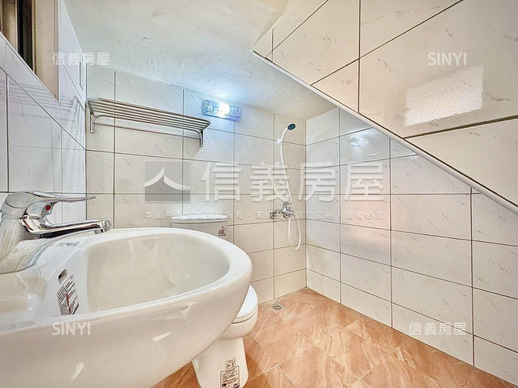 南科｜邊間大地坪整新透天房屋室內格局與周邊環境