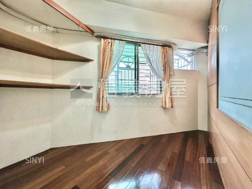 低總價首選。藝文三房車位房屋室內格局與周邊環境