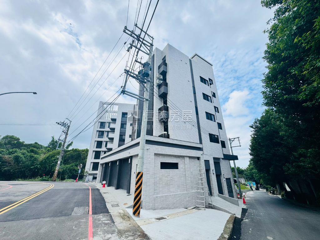 樾山丘新成兩房平車房屋室內格局與周邊環境