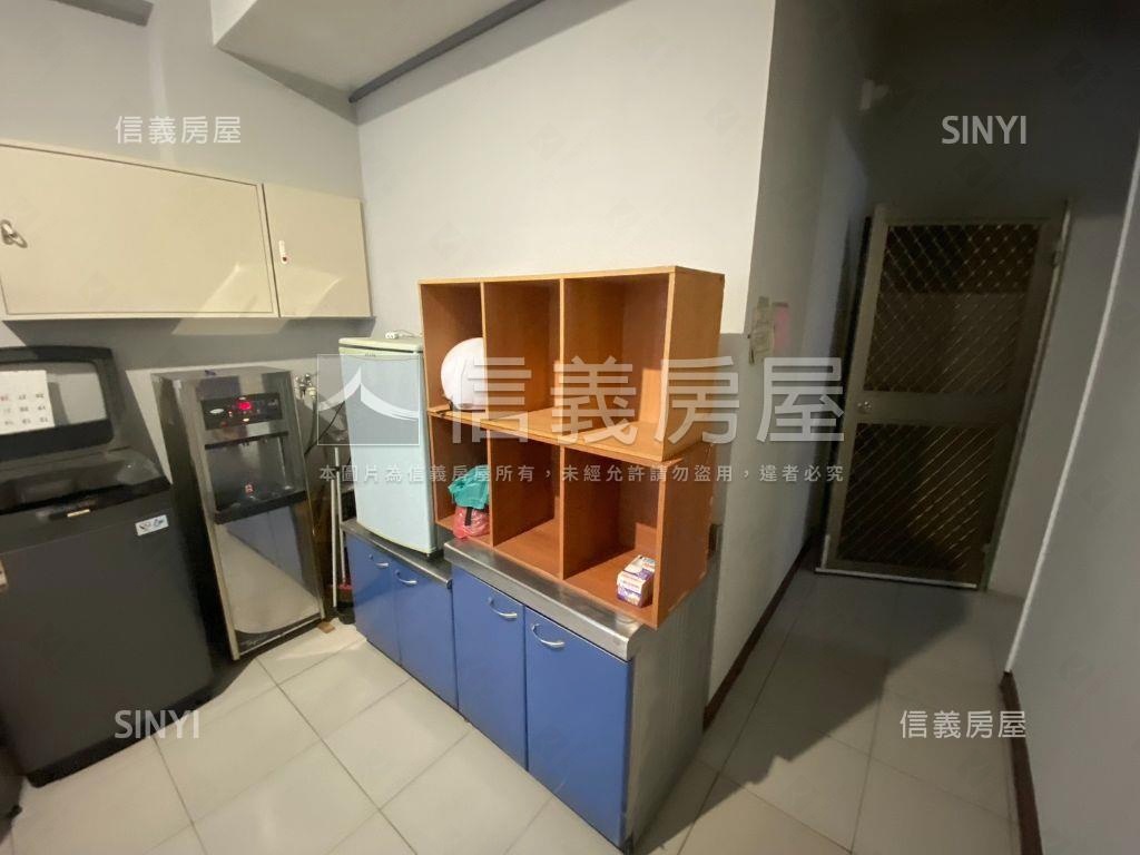 潭子約七米面寬朝南透店房屋室內格局與周邊環境