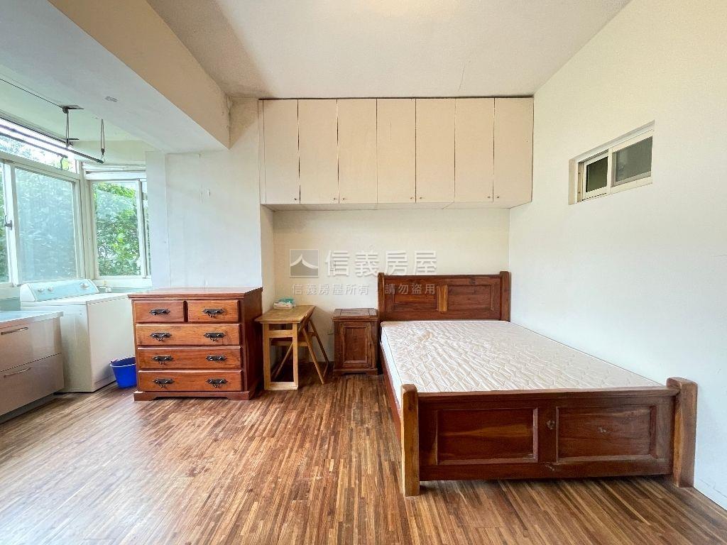 花園新城山景美宅房屋室內格局與周邊環境