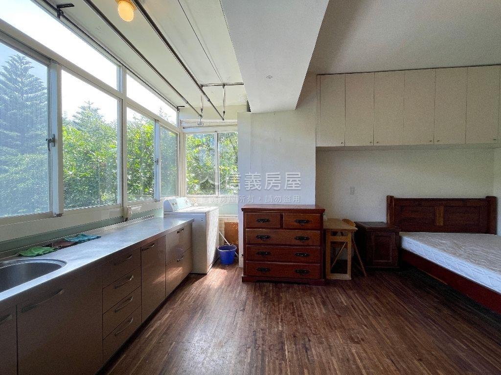 花園新城山景美宅房屋室內格局與周邊環境