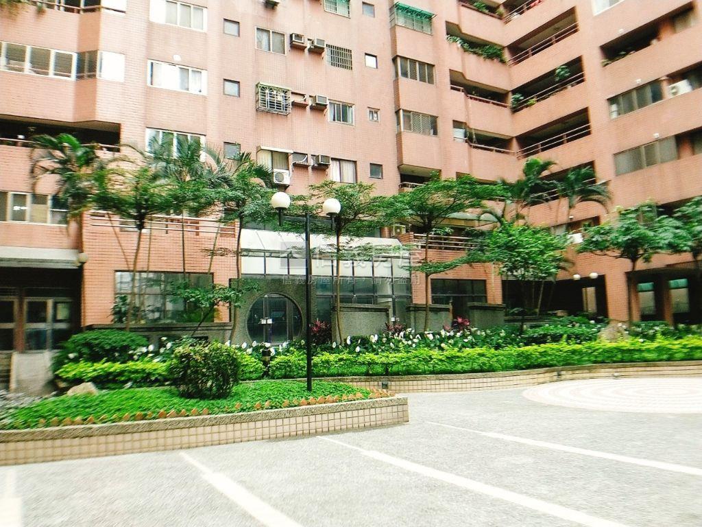 麥克阿瑟！水湳大坪數３房房屋室內格局與周邊環境
