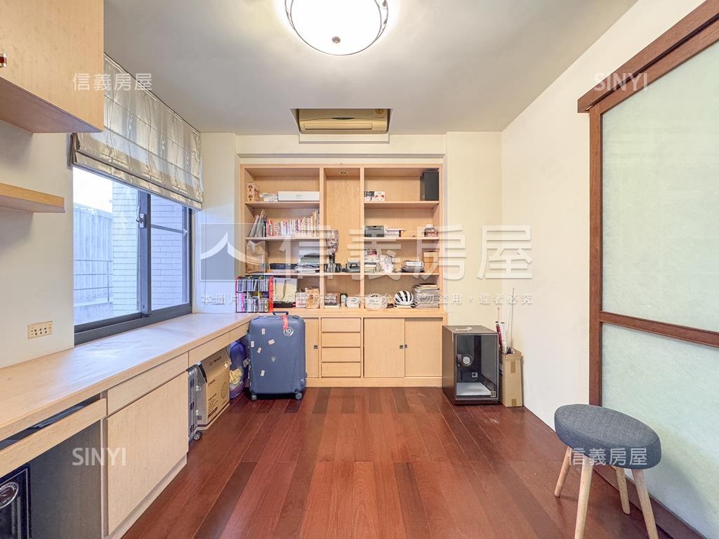 坤山縣府之星大三房房屋室內格局與周邊環境