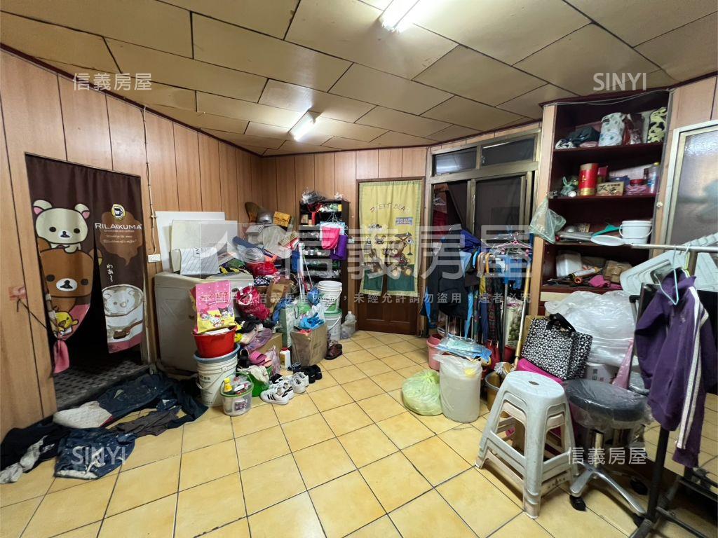 近未來棕線捷運站公寓房屋室內格局與周邊環境