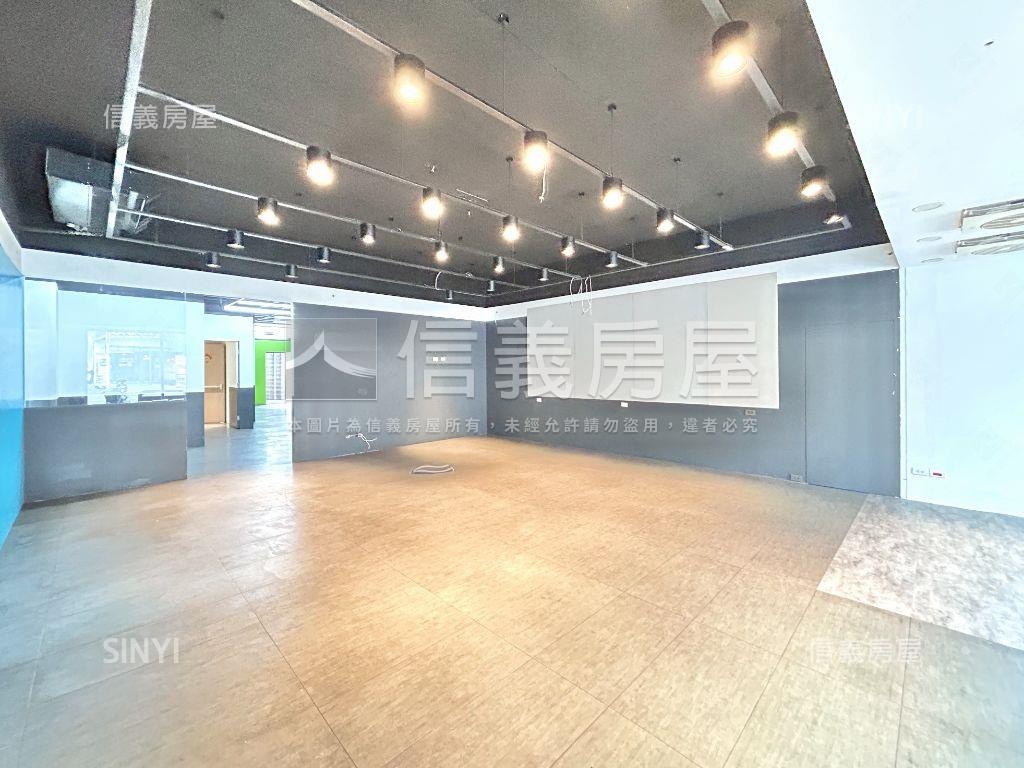 台中１２期大型企業總部房屋室內格局與周邊環境