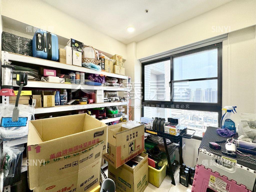 玉帶環腰溪景首排四房平車房屋室內格局與周邊環境
