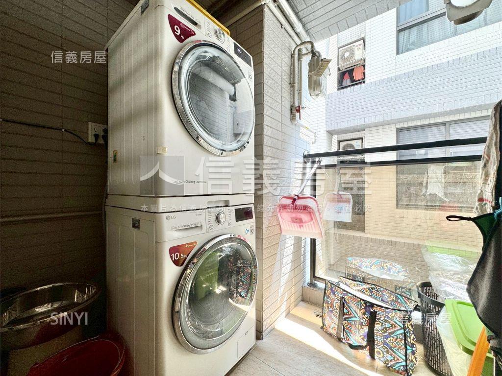 玉帶環腰溪景首排四房平車房屋室內格局與周邊環境