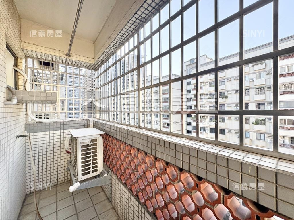 低總價首購次頂２房房屋室內格局與周邊環境