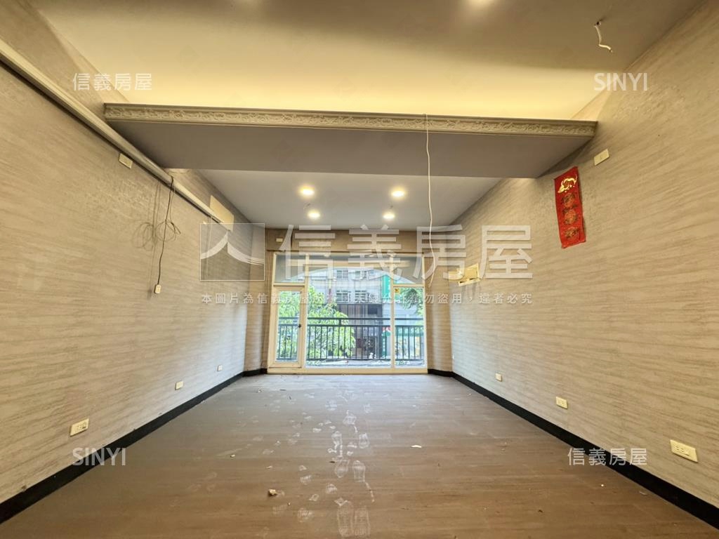 三多捷運．黃金透店房屋室內格局與周邊環境