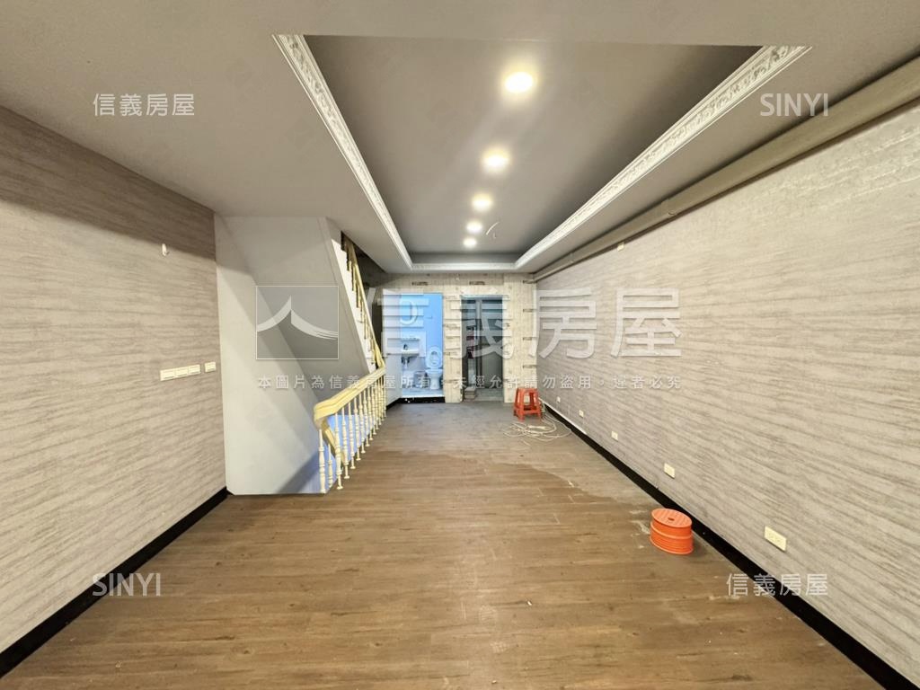 三多捷運．黃金透店房屋室內格局與周邊環境