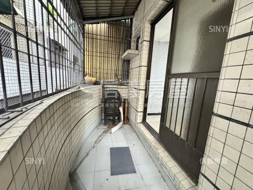 三多捷運．黃金透店房屋室內格局與周邊環境