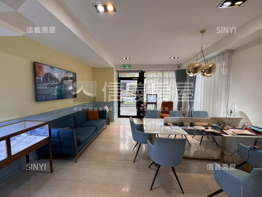 奇品伯爵三角窗樓店雙車位房屋室內格局與周邊環境