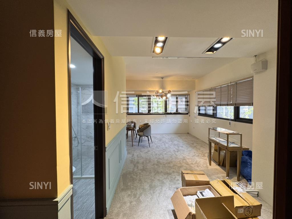 奇品伯爵三角窗樓店雙車位房屋室內格局與周邊環境