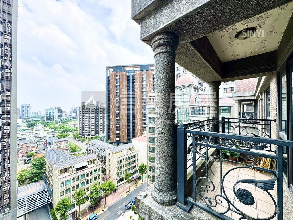 青埔城市之光高樓景觀三房房屋室內格局與周邊環境