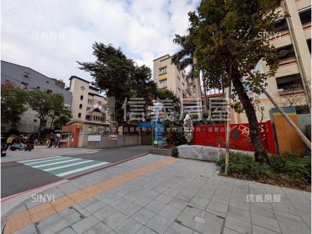 低公設電梯華廈大兩房房屋室內格局與周邊環境