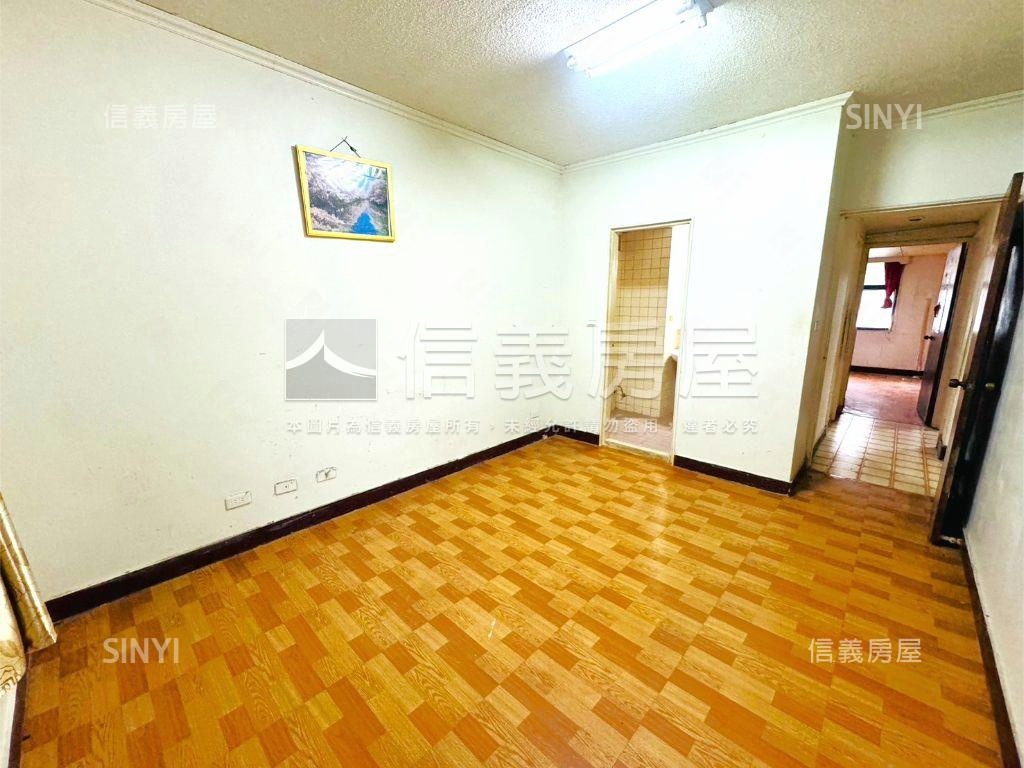 富陽華廈●電梯方正三房房屋室內格局與周邊環境