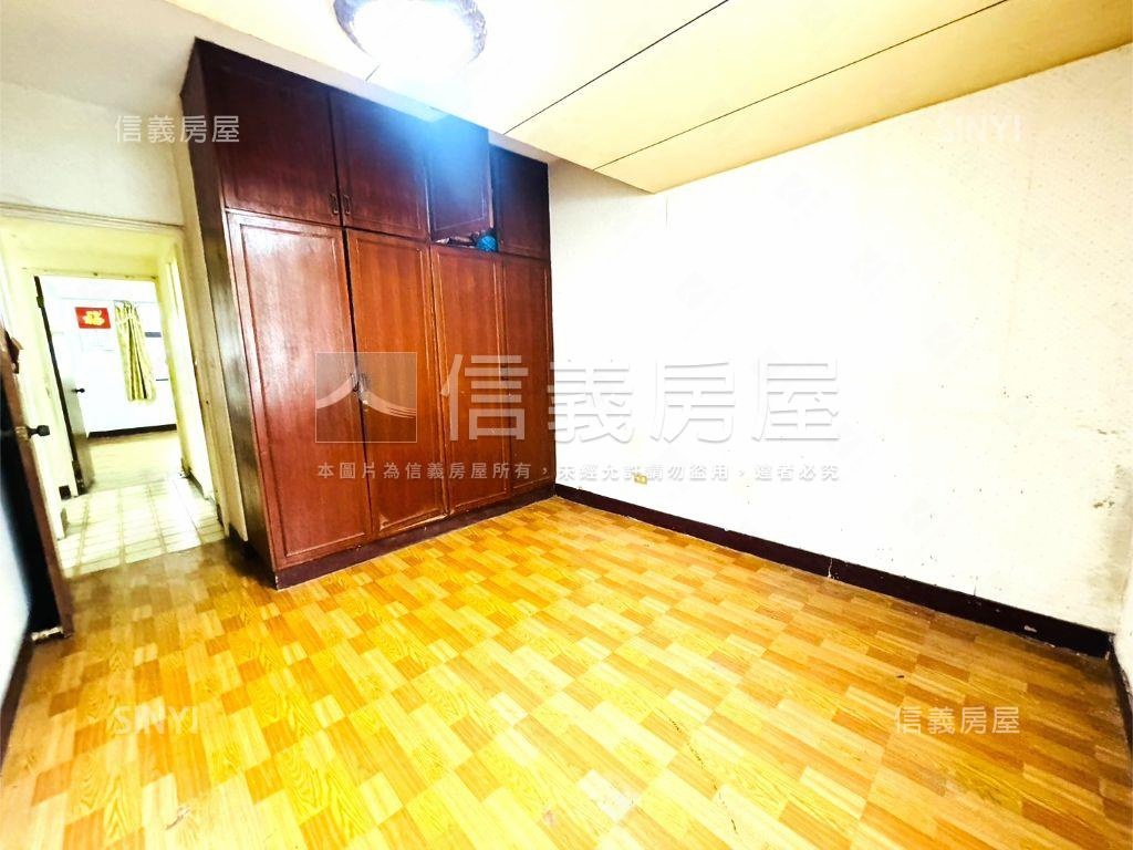 富陽華廈●電梯方正三房房屋室內格局與周邊環境