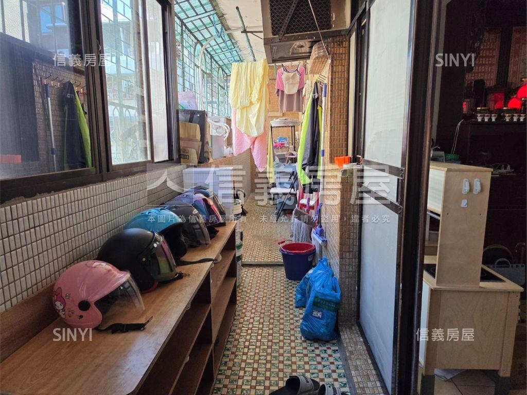 士林通透採光四房大宅房屋室內格局與周邊環境