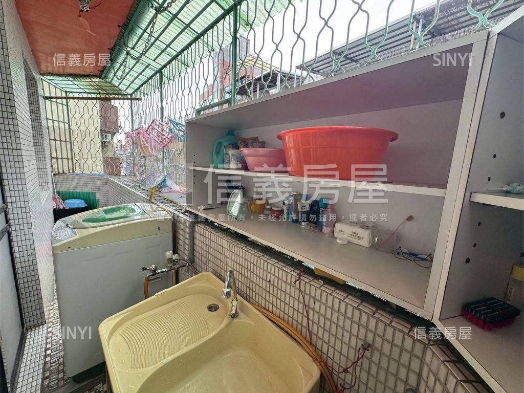 士林通透採光四房大宅房屋室內格局與周邊環境