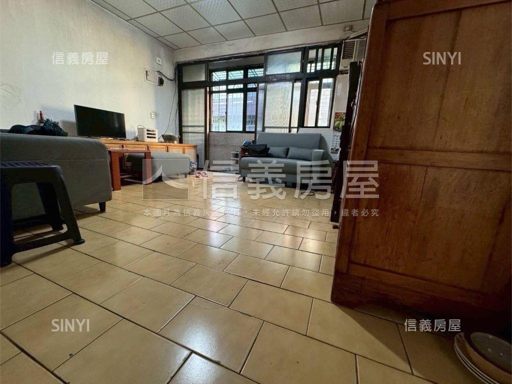 士林通透採光四房大宅房屋室內格局與周邊環境